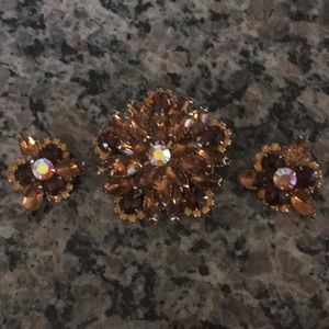 Beautiful Vintage Amber rhinestone brooch set